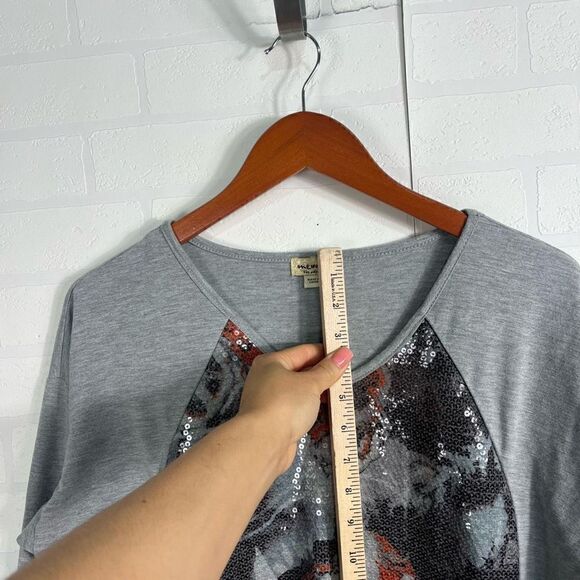 One world womens top size M Sequin Graphic - Picture 9 of 15